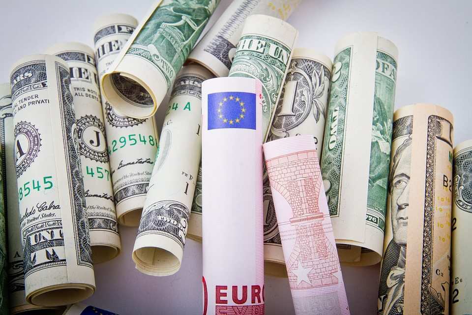 EURUSD przed decyzją w sprawie stóp procentowych EBC